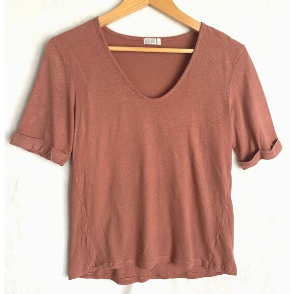 size M Barefoot Dreams Malibu clay/rust V-Neck Linen Cotton tee Short-Sleeve Top - Picture 1 of 6